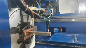 رأس قطع ليزر نيتروجين طراز LCF15A1 بقدرة 3.6 كيلوواط لقطع الفولاذ المقاوم للصدأ بسماكة 4 مم (سرعة 5 متر/دقيقة)